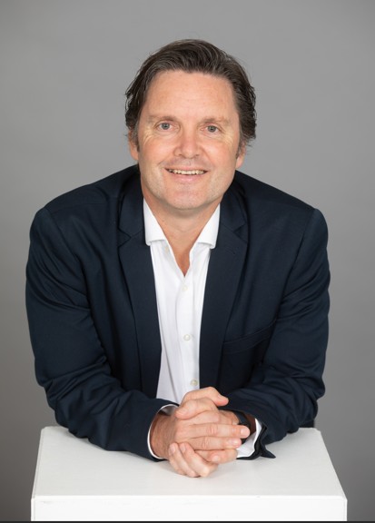Dr Kell Tremayne